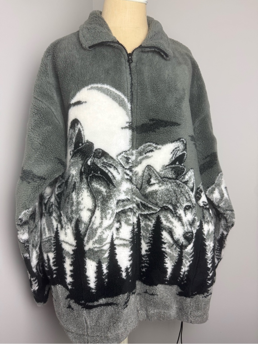 Vintage 90s Grey Wolf-Print Teddy Jacket with Full Zip *great condition*